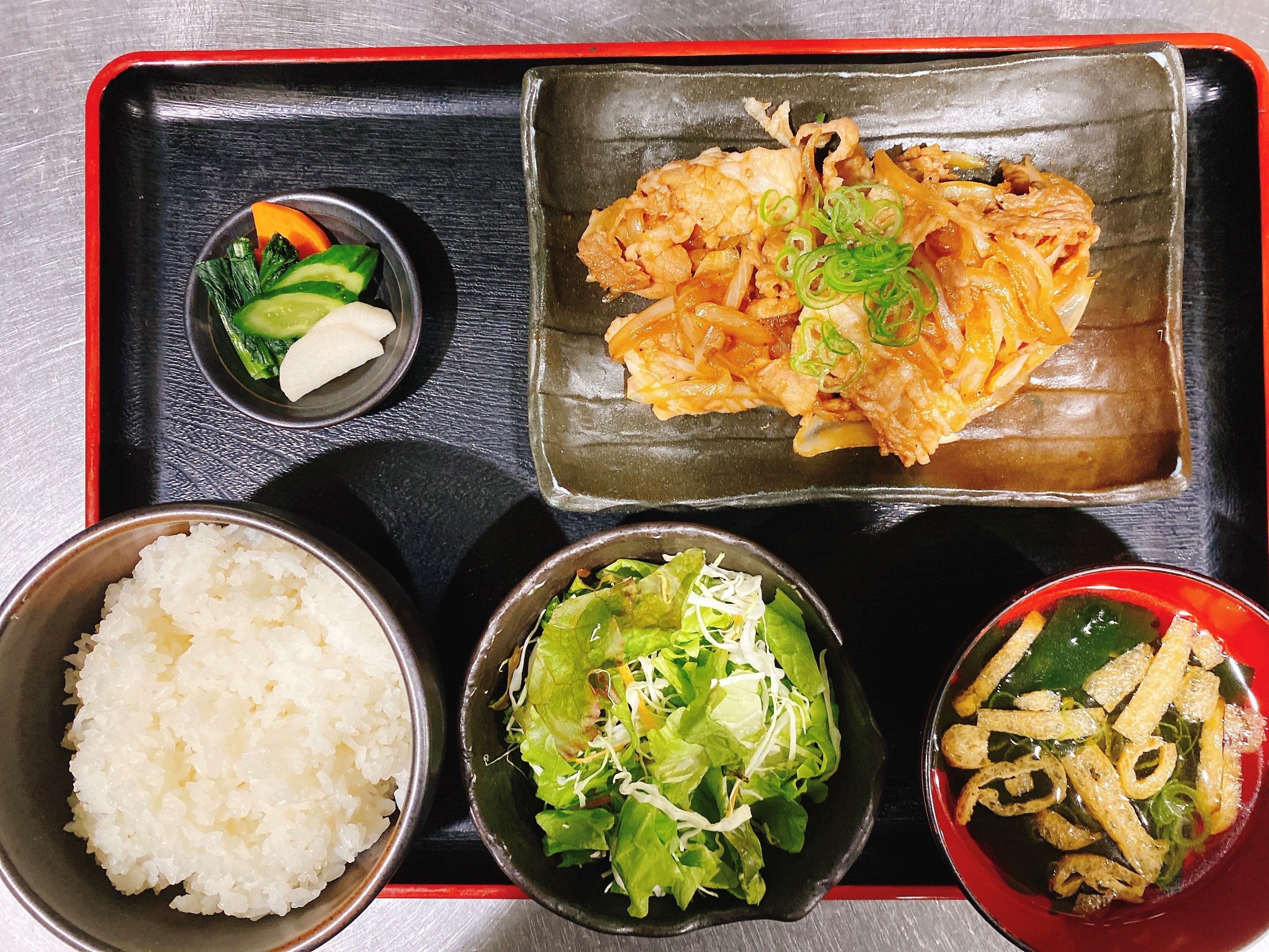 豚の生姜焼き御膳　950円